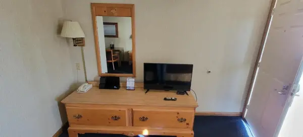 Mackinaw Budget Inn 8