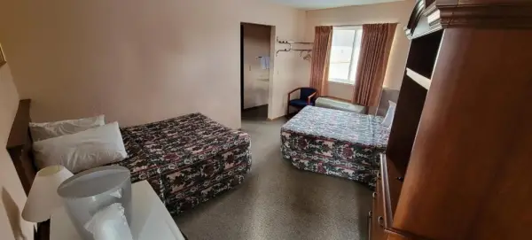 Mackinaw Budget Inn 10