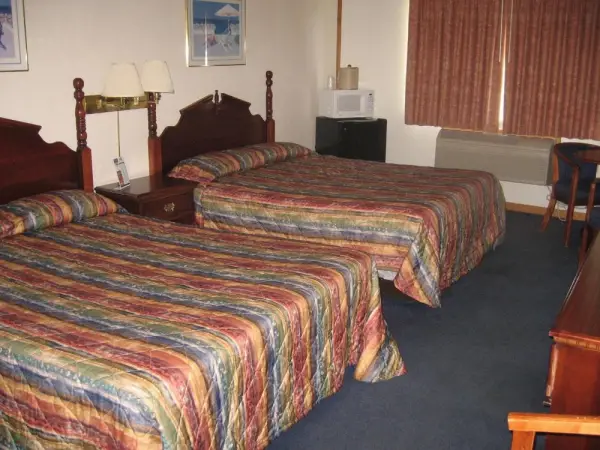 Mackinaw Budget Inn 5