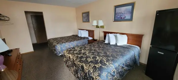 Mackinaw Budget Inn 6